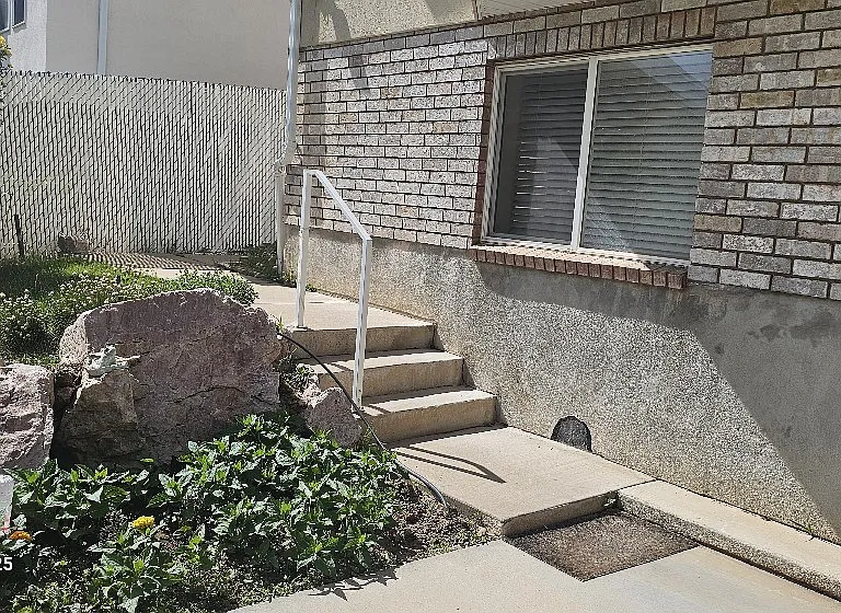 659 W 2325 N — Photo 18