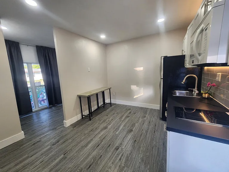 11520 Pinkston Dr — Photo 15