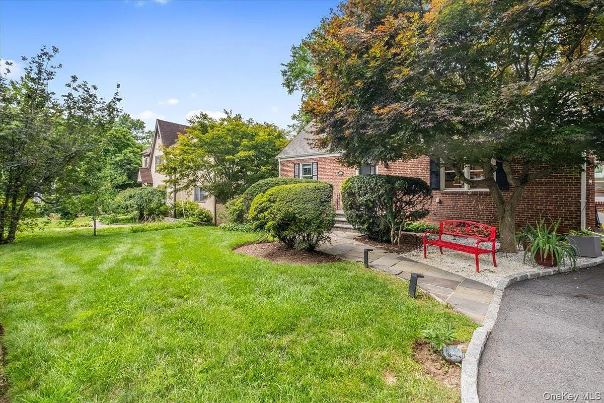 4 bed, 4.0 bath, 2900 sqft, $8,500 — Photo 3