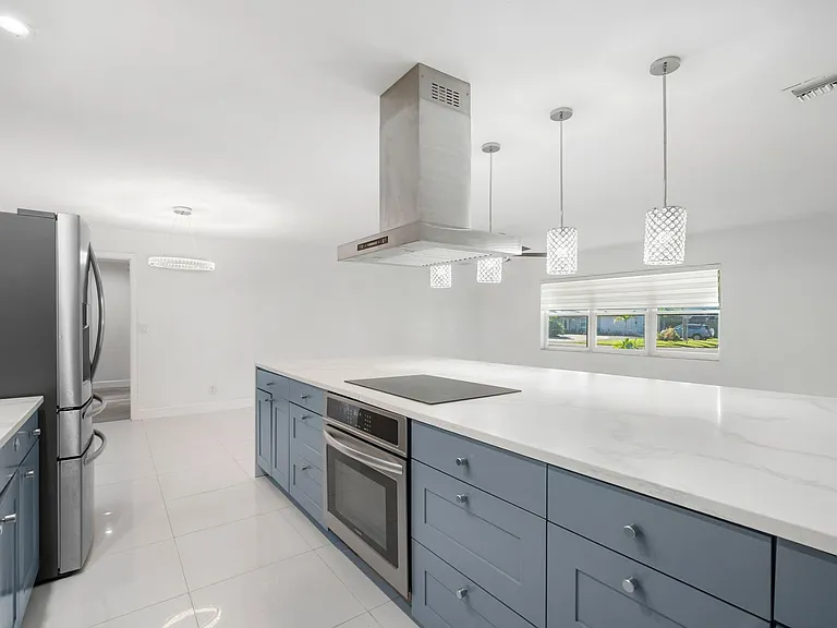 608 Overhill Dr — Photo 9
