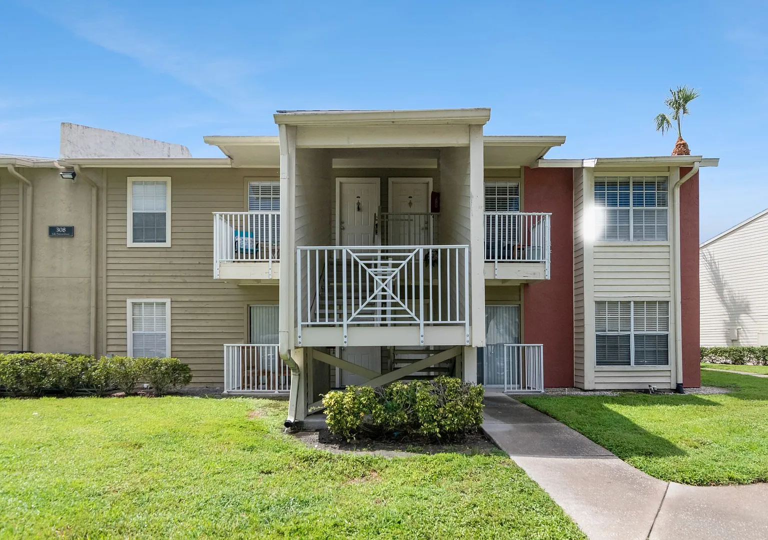 2nd Floor 1/1 Condo for Rent in Brandon, FL — Photo 2