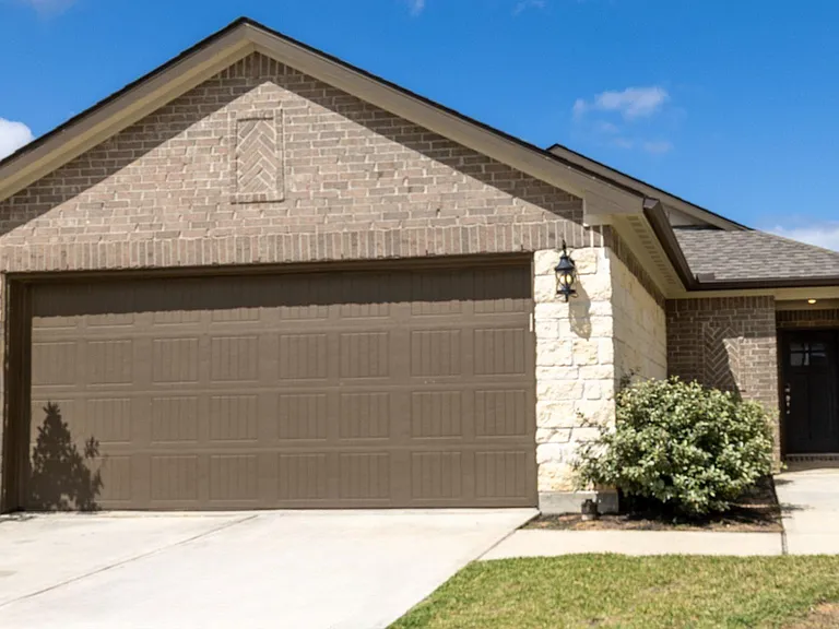 7155 Blue Oak Dr — Photo 1