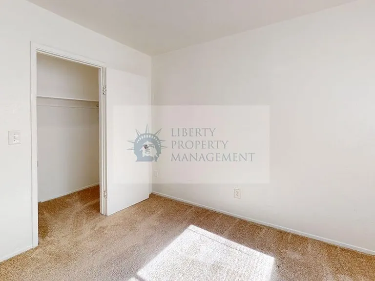 963 E H St #13 — Photo 8