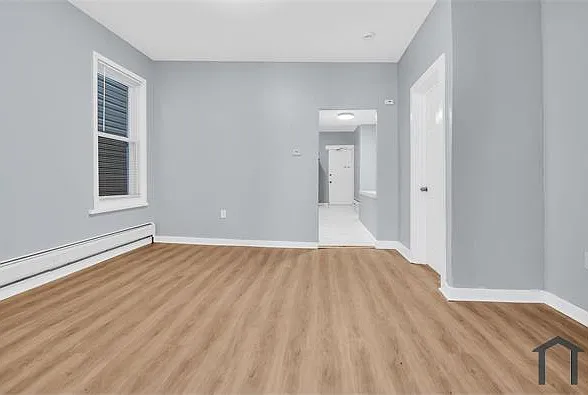 3 bed, $2,200 — Photo 1