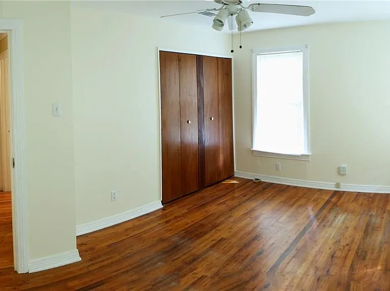 6011 Sheridan Ave — Photo 2