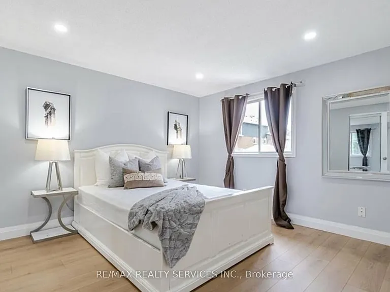 322 Benesfort Cres — Photo 9
