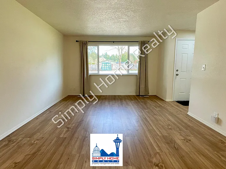 4435 Ruddell Rd SE — Photo 4