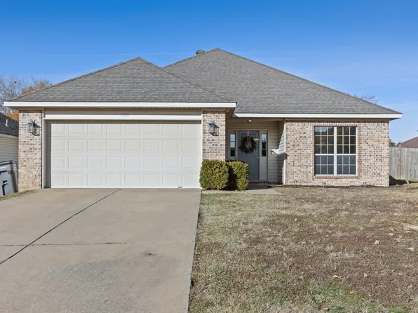 3320 Arkansas Dr, Benton, AR 72015