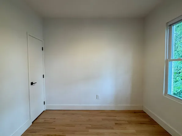 151 Williams Avenue image 5 of 5