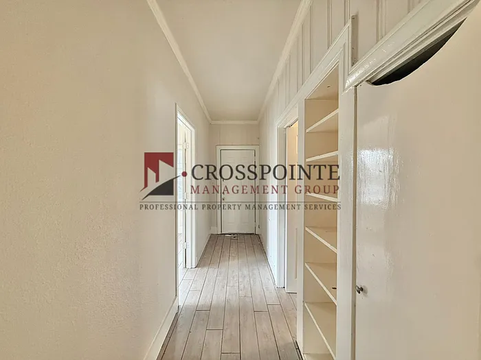 1120 Augusta Ave — Photo 13