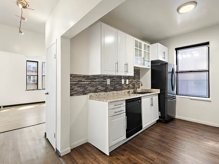 6601 Broadway #D7 — Photo 6