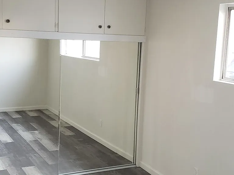 15323 Freeman Ave — Photo 5