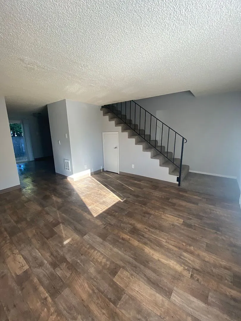 Rhoda Anne Townhomes — Photo 3