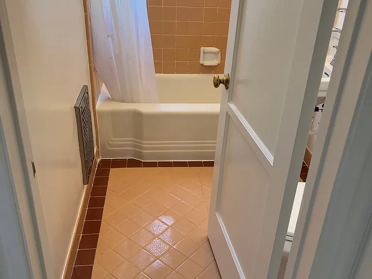 330 N Gardner St #3 — Photo 13