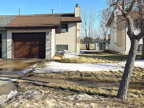 621 N 35th St, Bismarck, ND 58501