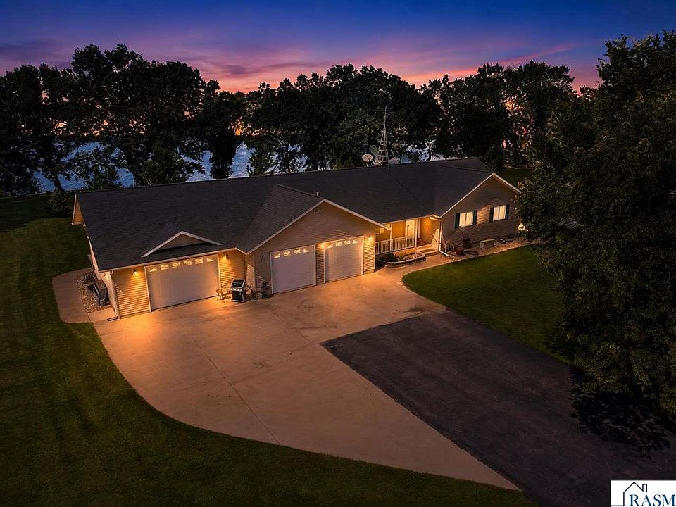 1st image of 4 S Fox Lake Dr W