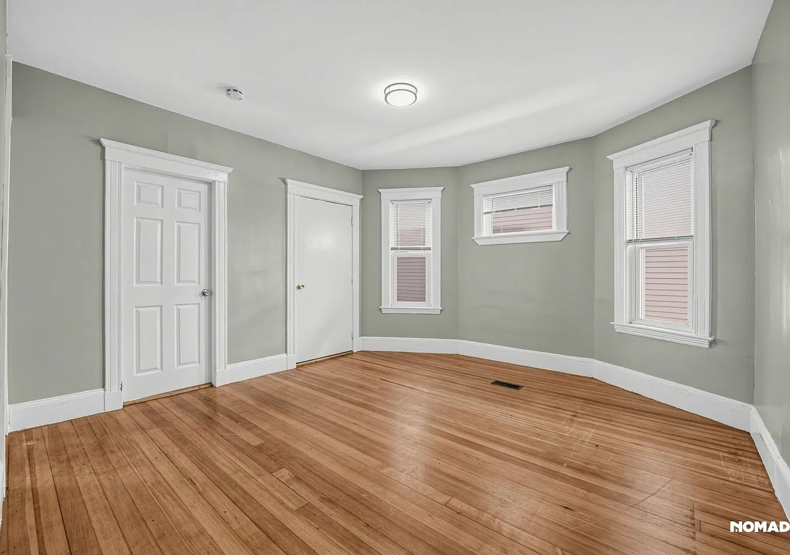29 W Tremlett St — Photo 1