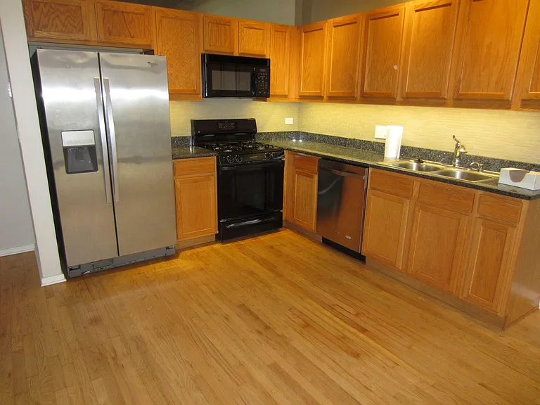 933 W Van Buren St #626 — Photo 3