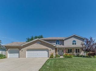 705 Misty Creek Dr, New Lenox, IL 60451