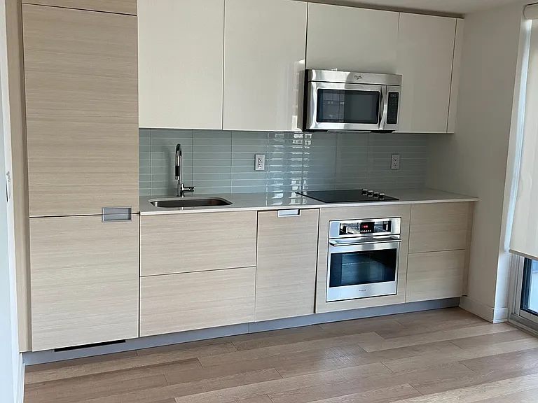 210 Simcoe St #802 — Photo 7