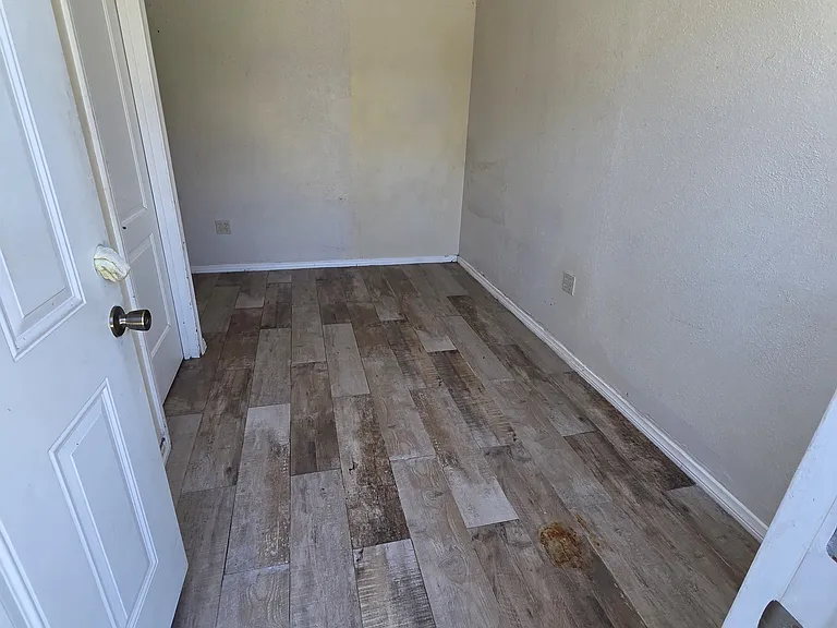 12105 Grevillea Ave #G — Photo 4