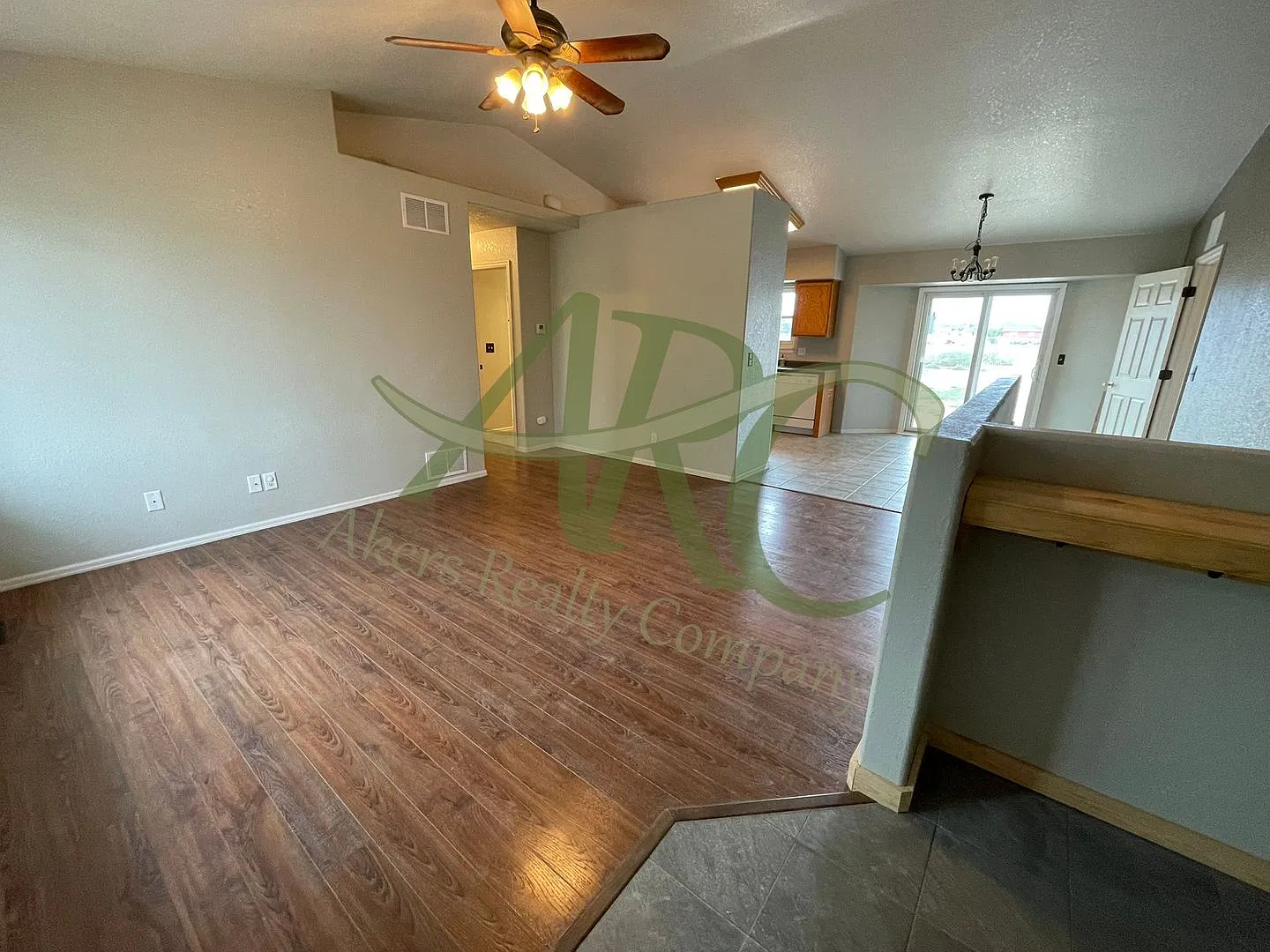 965 N Cimarron Dr — Photo 3