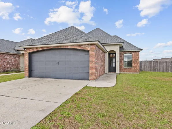 115 Fallstone Rd, Youngsville, LA 70592