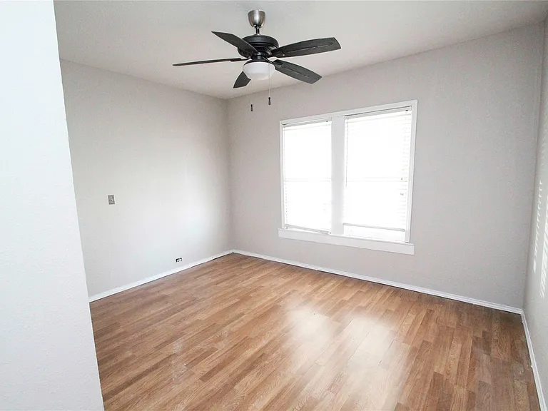 923 S Wine St — Photo 6