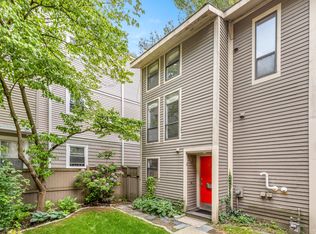 18 Bay St APT 4, Cambridge, MA 02139