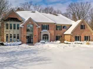 4N752 Ware Woods Dr, St Charles, IL 60175