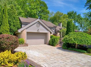 4499 Rolling Pine Dr, West Bloomfield, MI