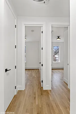 Rented by Venn NY Inc | media 3