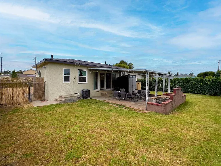 16103 Wedgeworth Dr — Photo 26