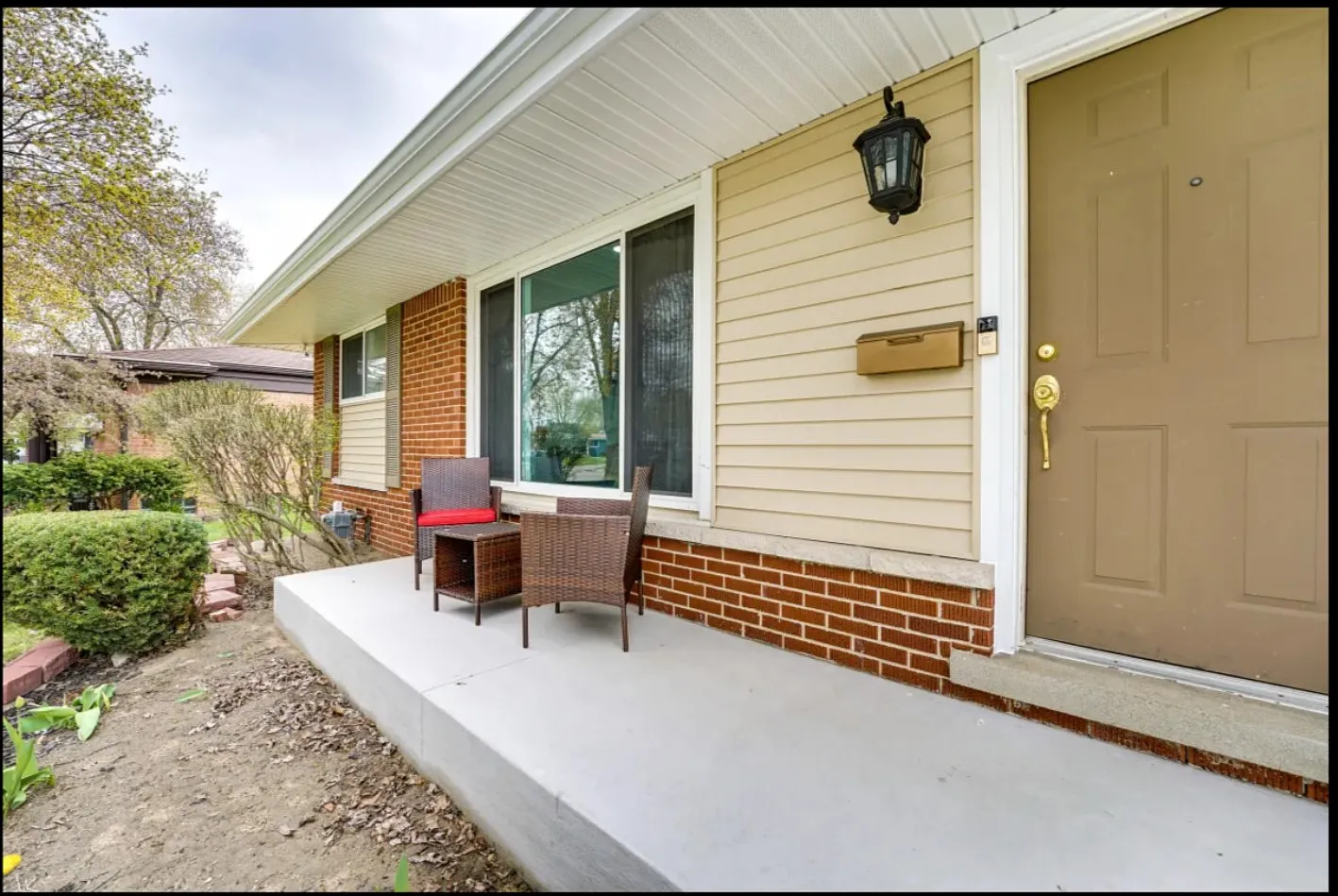 1444 Wacon Dr — Photo 2