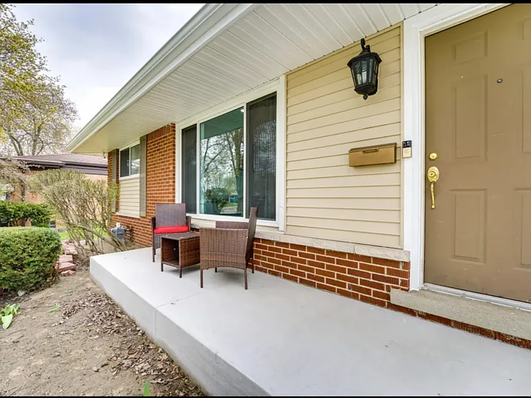 1444 Wacon Dr — Photo 2