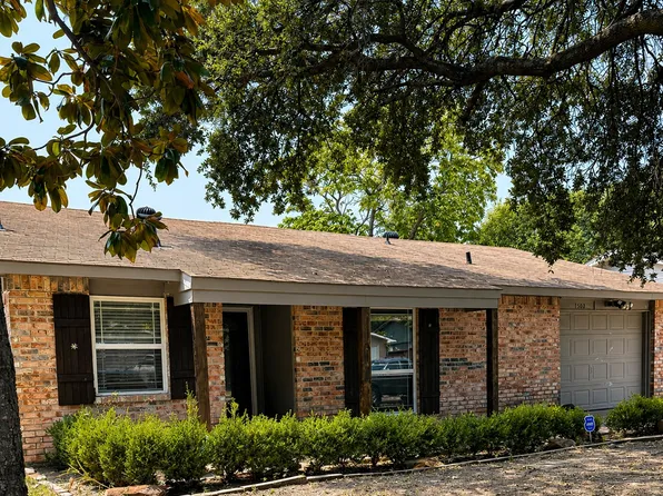 1502 Deepwood Dr, Garland, TX 75040