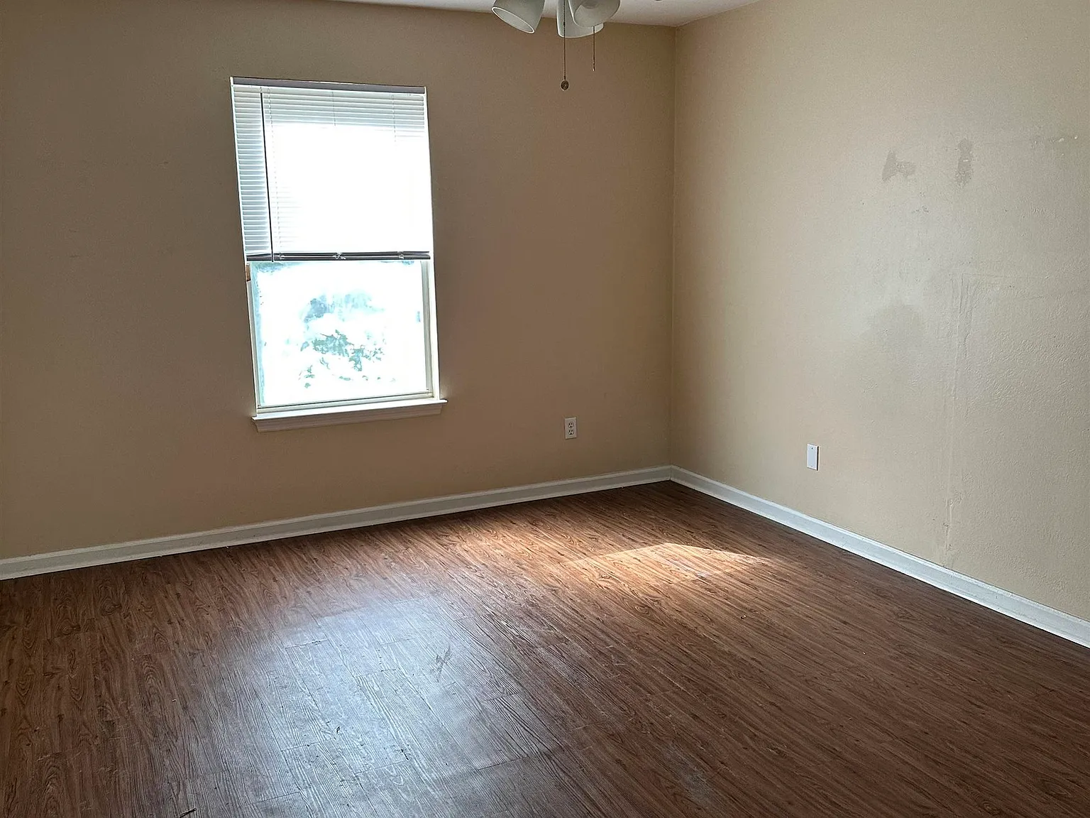 3 bed, 1160 sqft, $1,800 — Photo 4