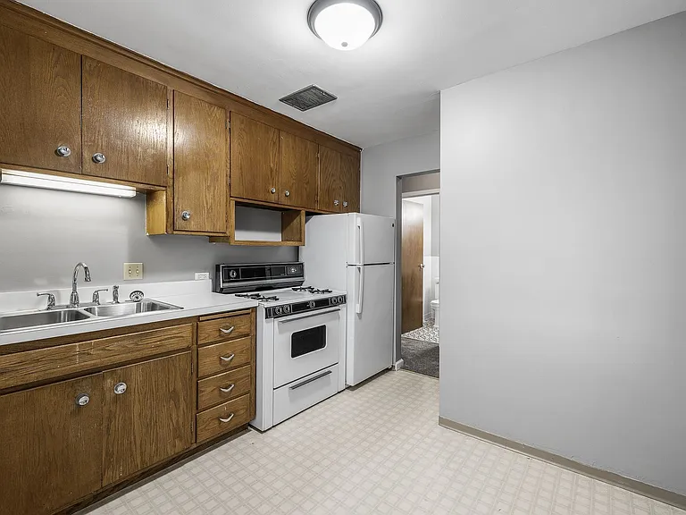 8601 Nicollet Ave S #102 — Photo 6