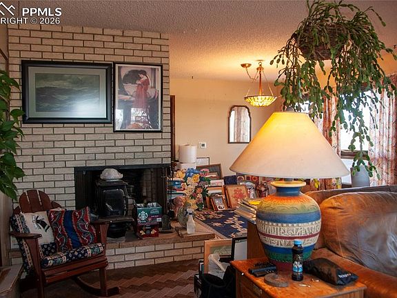 5th image of 16820 Vincent Ave