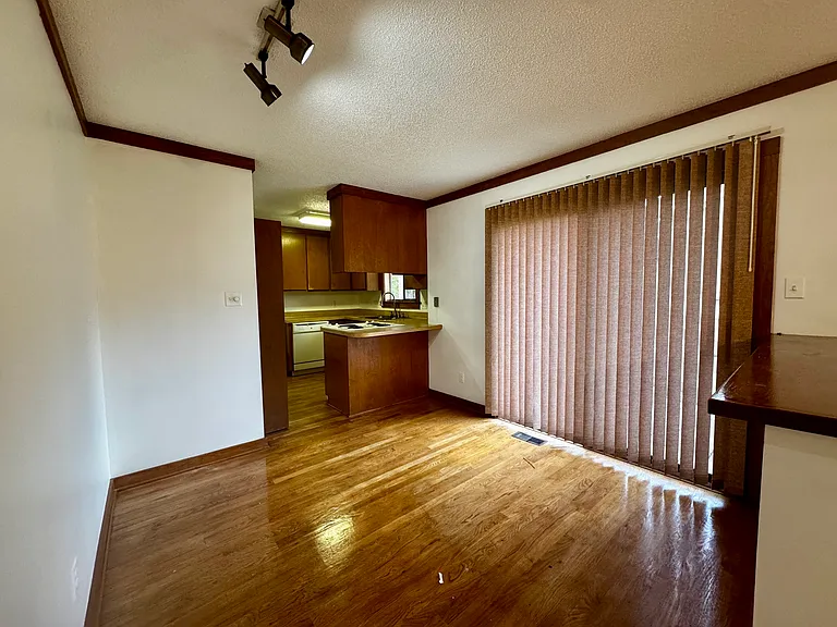 1441 Brookmeade Ct — Photo 9