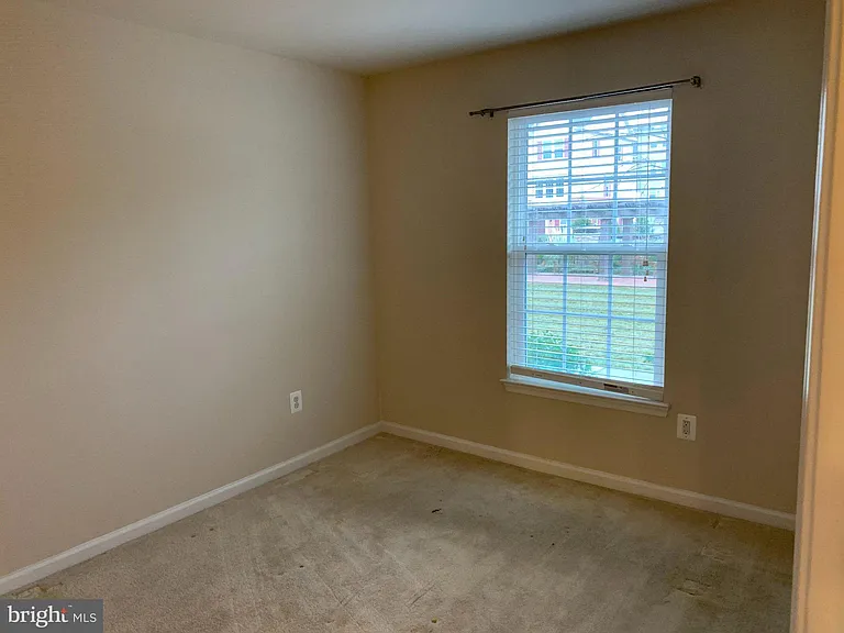 7449 Singers Way — Photo 6
