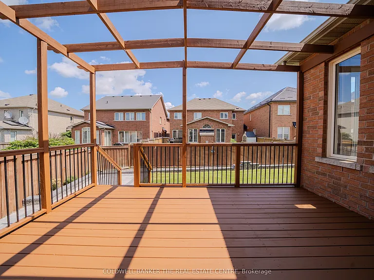 15 Military Ct — Photo 48