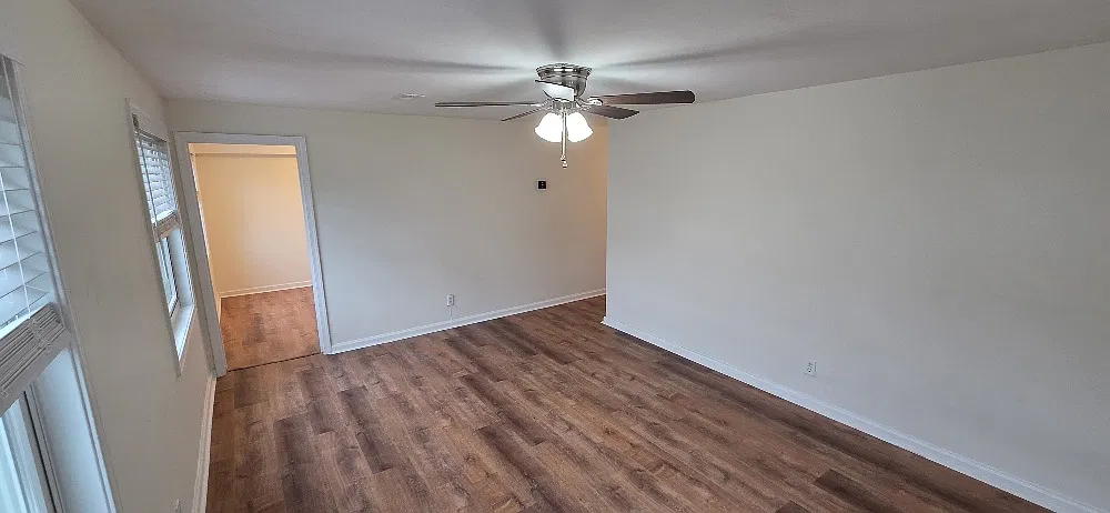 4 bed, 1128 sqft, $2,100 — Photo 4