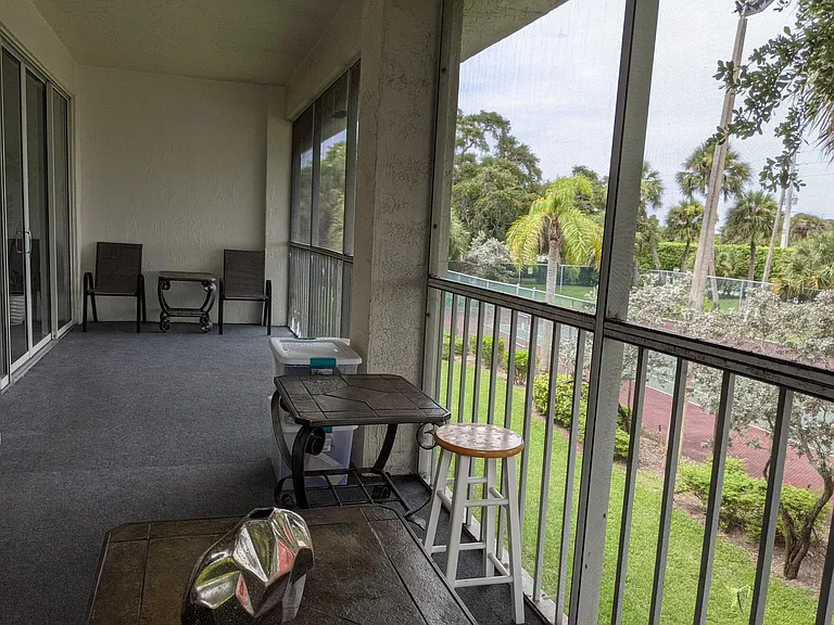 105 Half Moon Cir #F2 — Photo 20