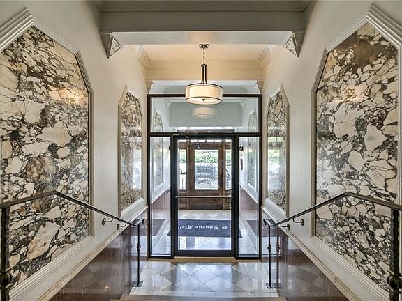 2nd image of 807 W 48th St APT 303