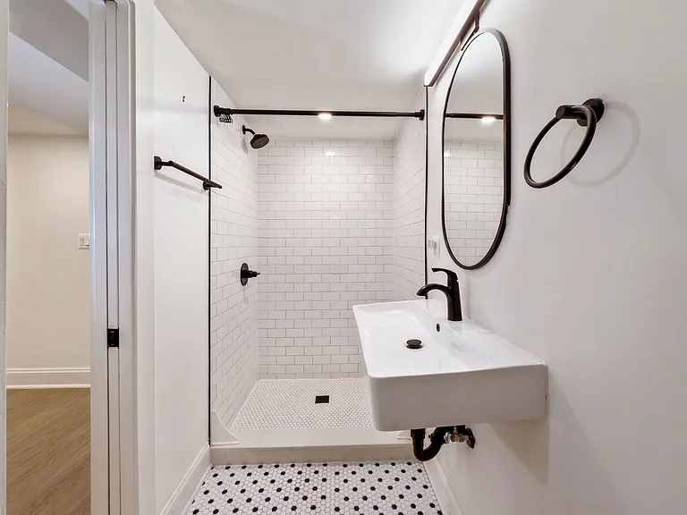 205 Webster St NW #B — Photo 5