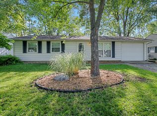 810 Fairoaks Dr, Champaign, IL 61821