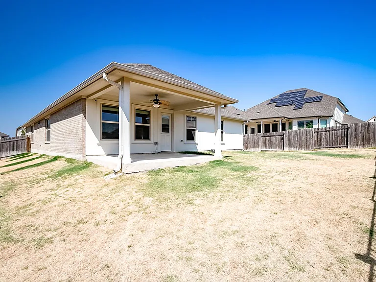 105 Meadow Wood Cv — Photo 8