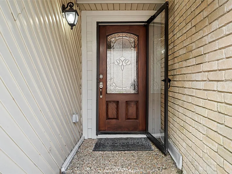 656 N Eldridge Pkwy — Photo 3