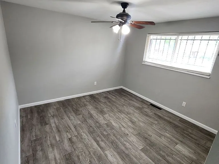 313 S Chelton Rd — Photo 12